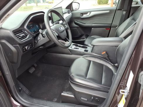 Used 2023 Ford Escape Platinum image 10