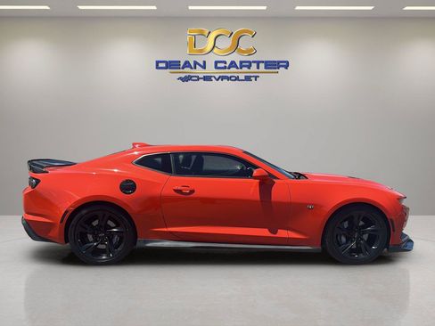 Used 2020 Chevrolet Camaro SS RWD image 6