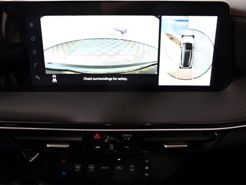 Used 2025 Nissan Kicks SR image 32