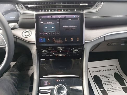 Used 2023 Jeep Grand Cherokee Limited image 20