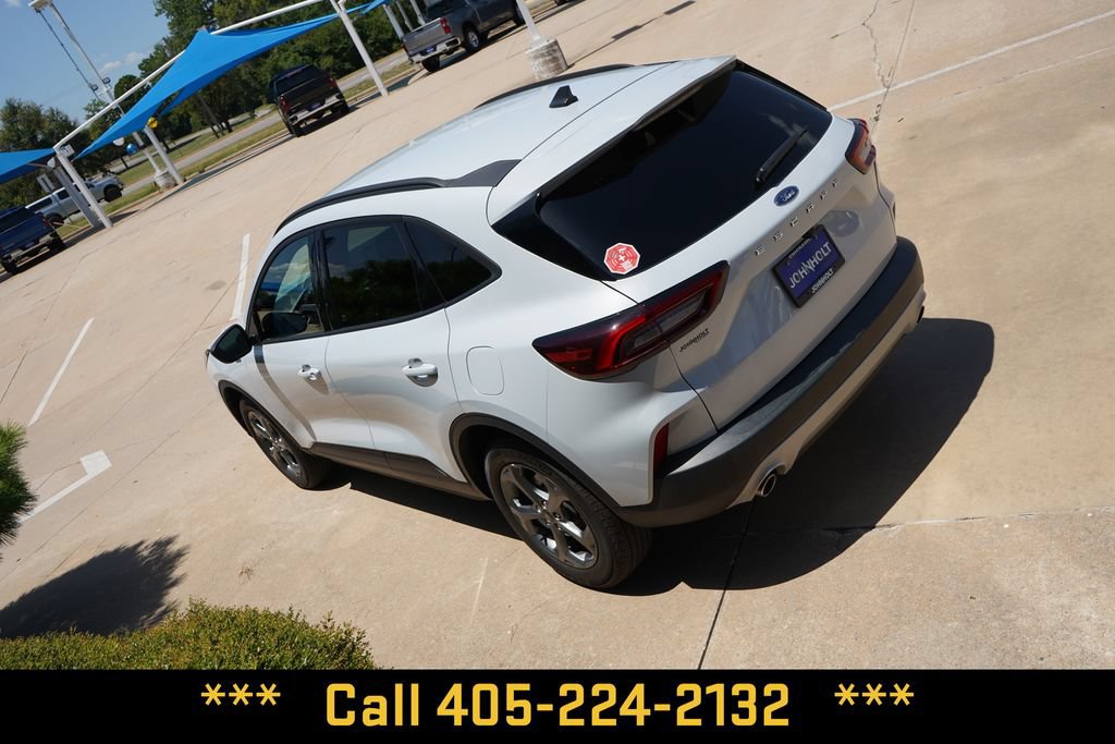 Used 2025 Ford Escape ST-Line AWD/4WD image 12