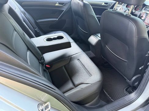 Used 2018 Volkswagen Golf SE FWD image 20