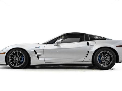 Used 2009 Chevrolet Corvette ZR1 w/ Preferred Equipment Group RWD image 9