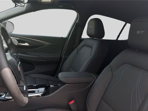 New 2026 Buick Envista Sport Touring w/ Convenience I Package FWD image 17
