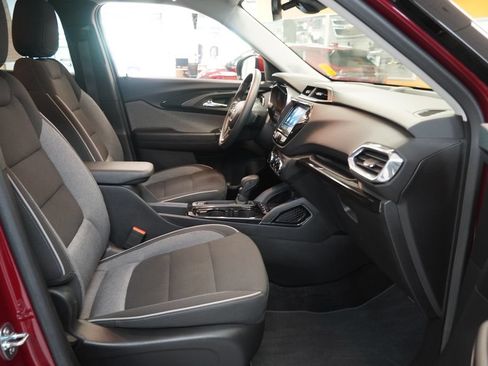 Used 2023 Chevrolet TrailBlazer LT w/ Convenience Package FWD image 34