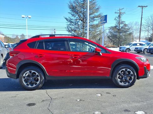 Used 2021 Subaru Crosstrek 2.0i Premium w/ Moonroof Package image 2