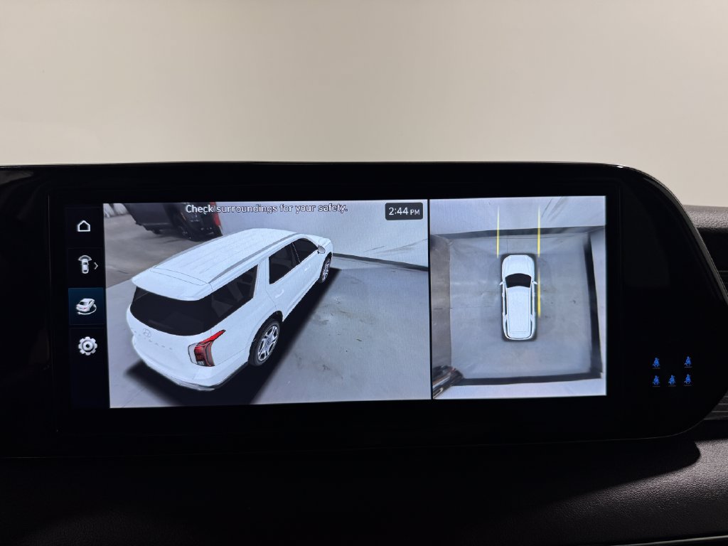 Used 2025 Hyundai Palisade Limited FWD image 10