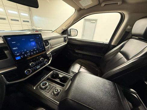 Used 2024 Ford Expedition Max XLT image 21