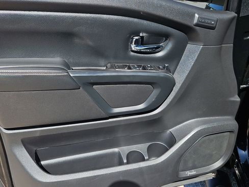 Used 2019 Nissan Titan SL w/ Midnight Edition AWD/4WD image 18
