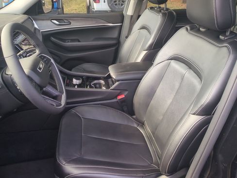 Used 2023 Jeep Grand Cherokee L Limited w/ Black Appearance Package image 21