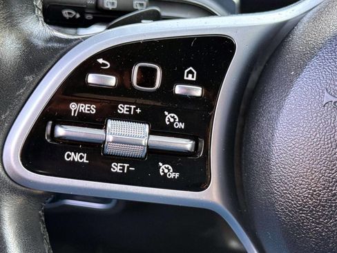 Used 2020 Mercedes-Benz GLB 250 4MATIC image 15