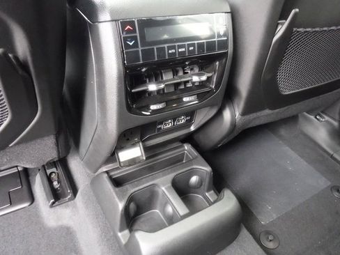 New 2025 Jeep Grand Cherokee L Altitude image 38