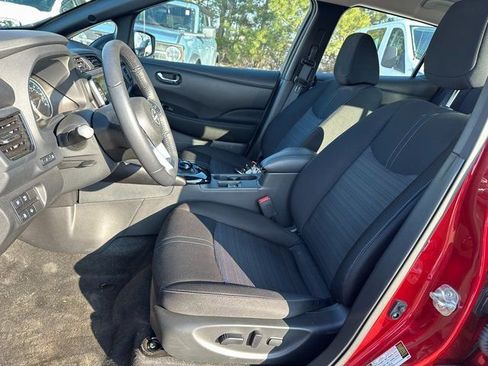 Used 2025 Nissan Leaf SV Plus image 17