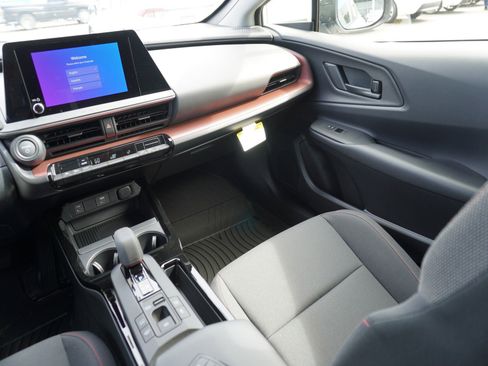 New 2026 Toyota Prius Plug-In Hybrid FWD image 16