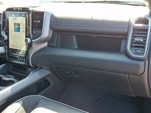 Used 2024 RAM 1500 Laramie image 12