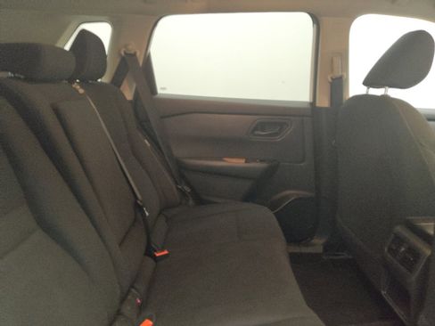 Used 2024 Nissan Rogue S AWD/4WD image 19