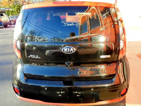 Used 2015 Kia Soul EV + image 28