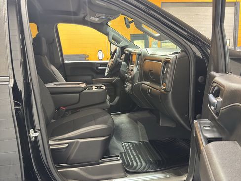 Used 2021 Chevrolet Silverado 2500 LT w/ Convenience Package image 18