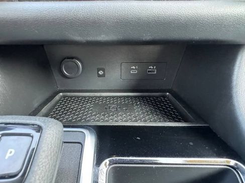 Used 2023 Nissan Pathfinder SL AWD/4WD image 30