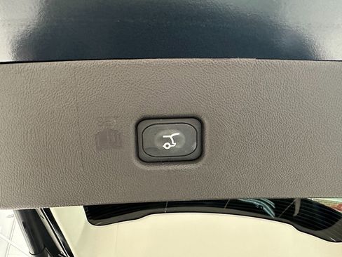 Used 2022 Lincoln Nautilus Black Label AWD/4WD image 10