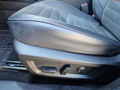 Used 2024 Mitsubishi Outlander SE image 25