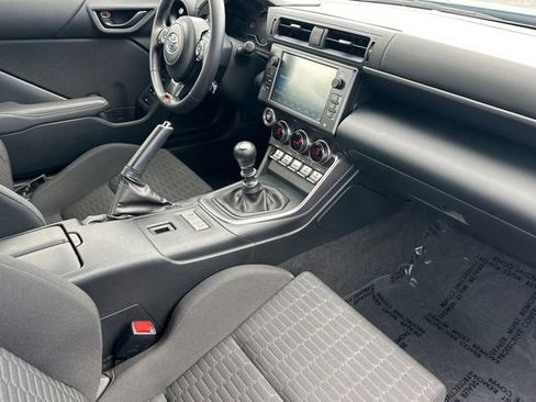 Used 2022 Toyota GR86 RWD image 16