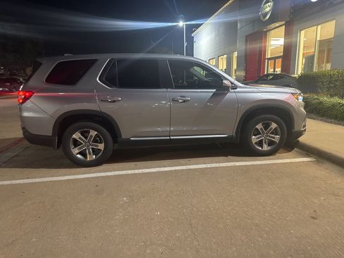 Used 2023 Honda Pilot EX-L image 5