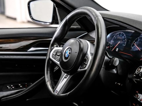 Used 2019 BMW 540i w/ M Sport Package RWD image 20