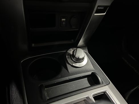 Used 2018 Toyota 4Runner SR5 Premium image 10