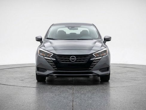 Used 2025 Nissan Versa SV image 2
