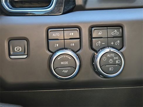 Used 2024 GMC Sierra 2500 Denali w/ Denali Reserve Package image 24