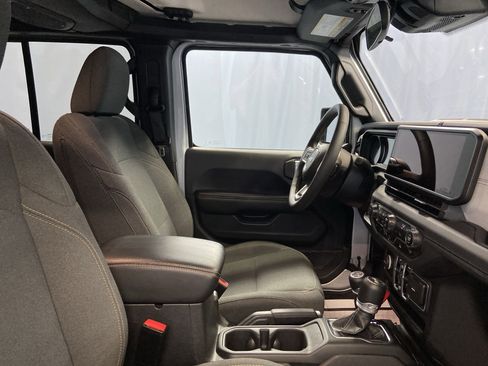 Used 2024 Jeep Wrangler Sahara image 46