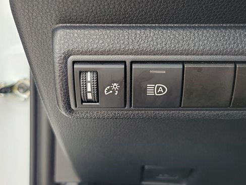 Used 2024 Toyota Corolla SE w/ SE Premium Package FWD image 29