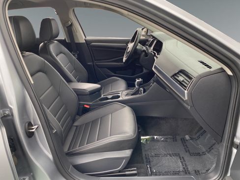 Used 2024 Volkswagen Jetta SE w/ Panoramic Sunroof Package FWD image 15