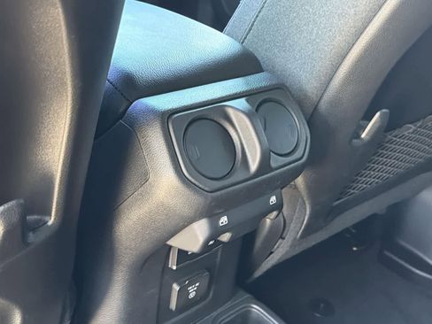 Used 2024 Jeep Wrangler Unlimited Rubicon w/ Technology Group image 27