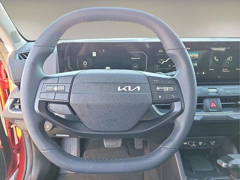 Used 2025 Kia K4 EX image 19