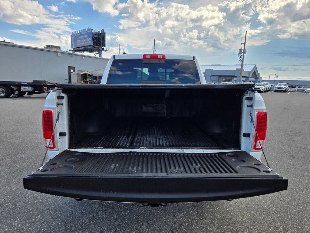 Used 2018 RAM 1500 Laramie RWD image 16