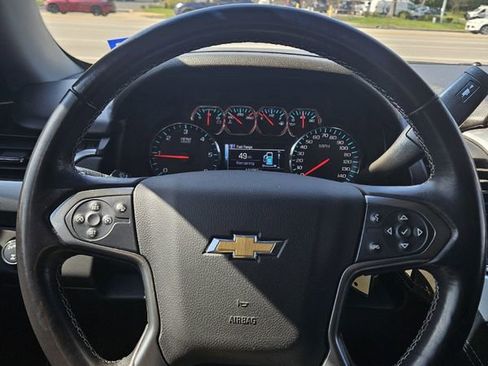 Used 2019 Chevrolet Suburban LT image 10