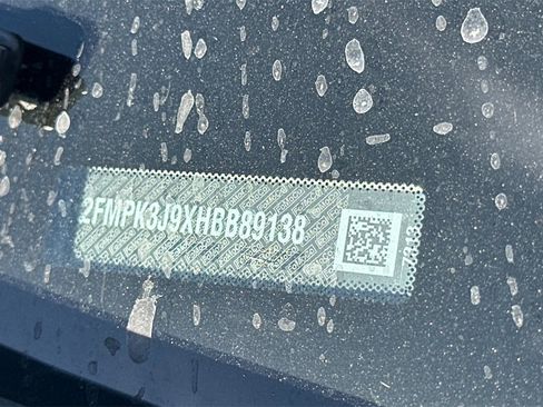 Used 2017 Ford Edge SEL w/ Equipment Group 201A image 3