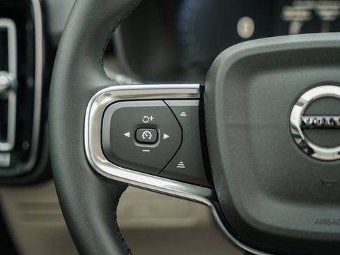 New 2026 Volvo XC40 B5 Ultra w/ Protection Package Premier image 28