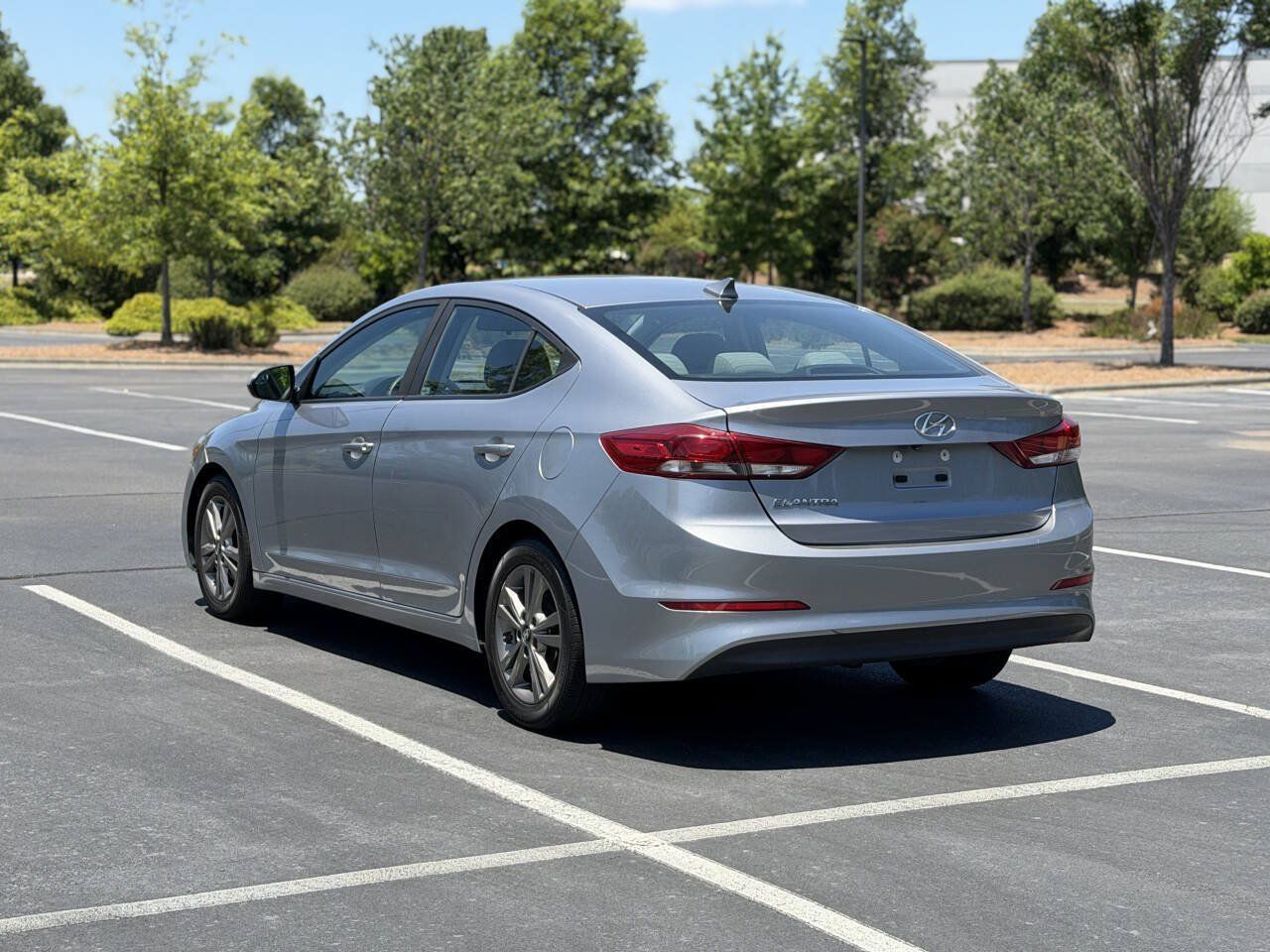 Used 2017 Hyundai Elantra SE FWD image 5