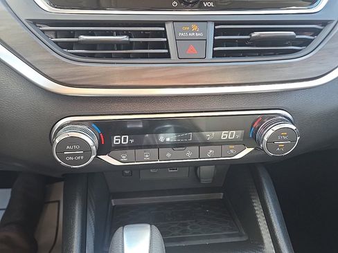 New 2025 Nissan Altima 2.5 SV image 22