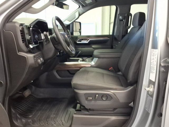 Used 2026 Chevrolet Silverado 3500 LT w/ Convenience Package AWD/4WD image 18