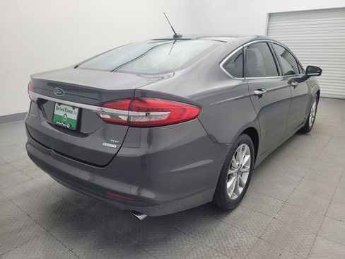 Used 2017 Ford Fusion SE image 9