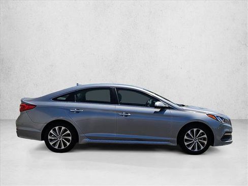 Used 2016 Hyundai Sonata Sport w/ Option Group 1V FWD image 4