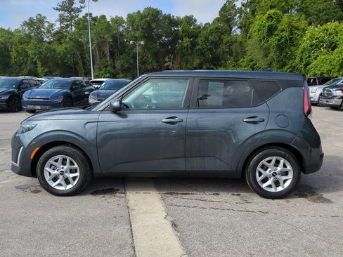 Used 2025 Kia Soul LX w/ LX Technology Package FWD image 8