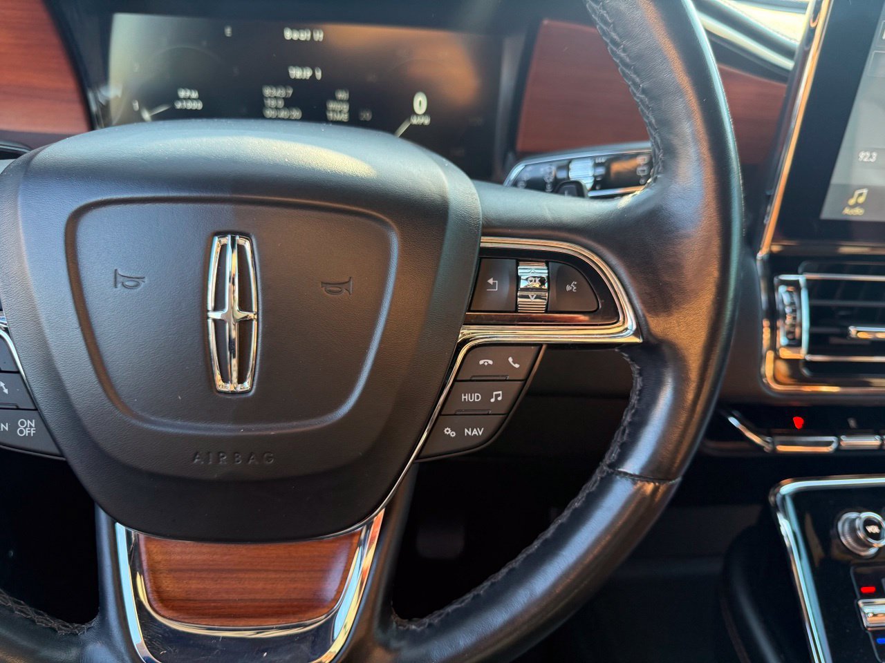 Used 2018 Lincoln Navigator Reserve w/ Technology Package AWD/4WD image 19