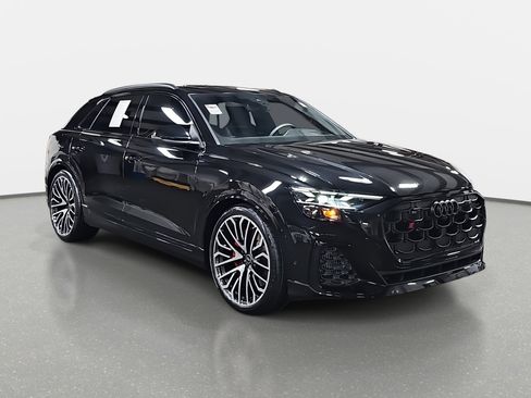 Used 2024 Audi SQ8 Prestige w/ Prestige Package image 3