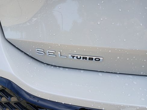 New 2026 Volkswagen Tiguan SEL R-Line AWD/4WD image 9