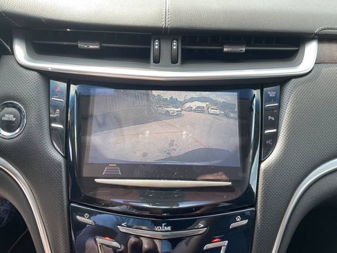 Used 2019 Cadillac XTS Luxury FWD image 18
